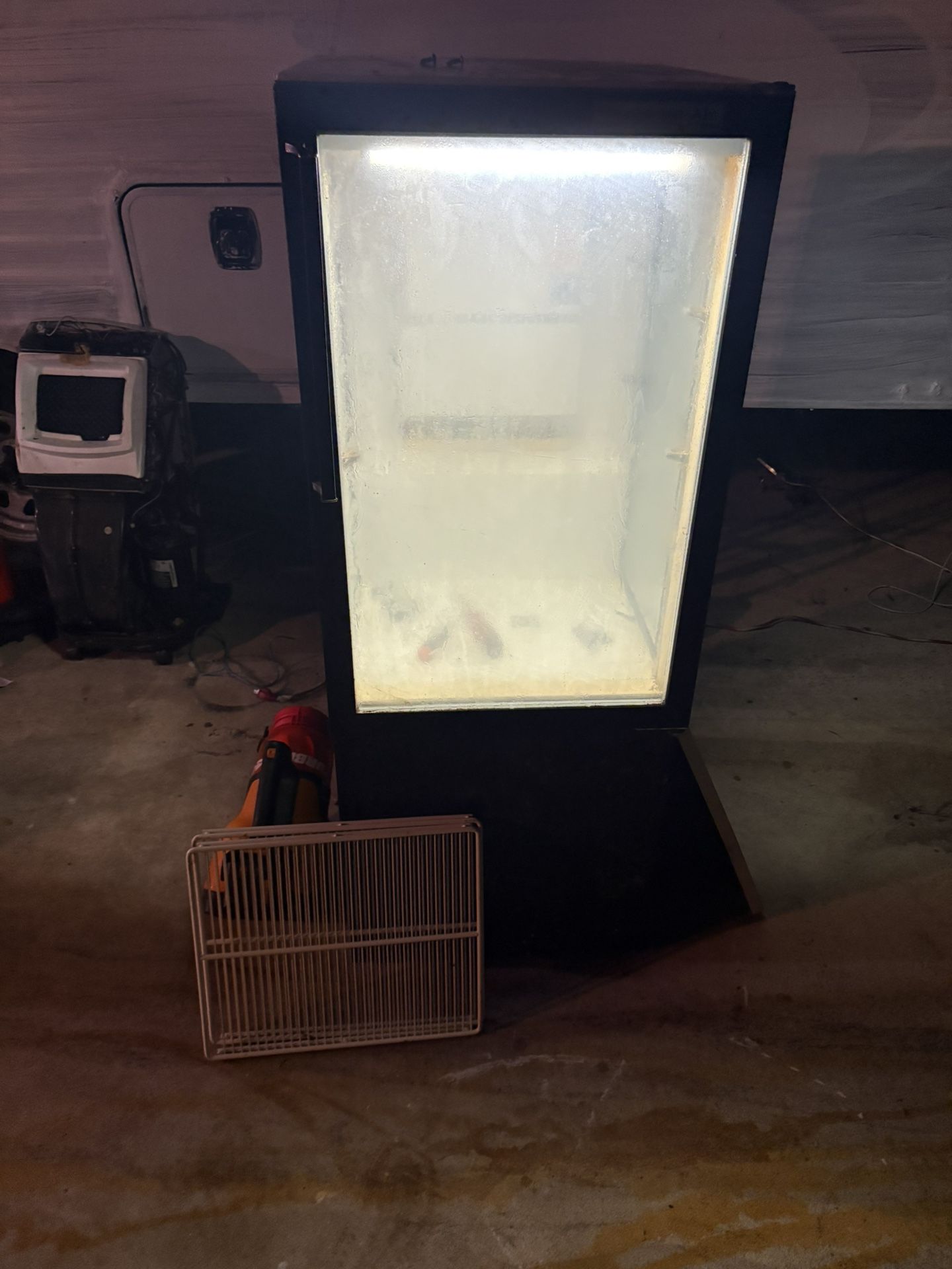 BeverageAir UR20GE R12 Read Description