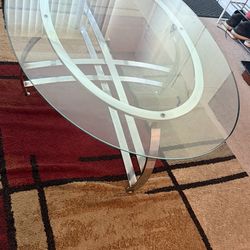 LIVING ROOM/ CENTER TABLE