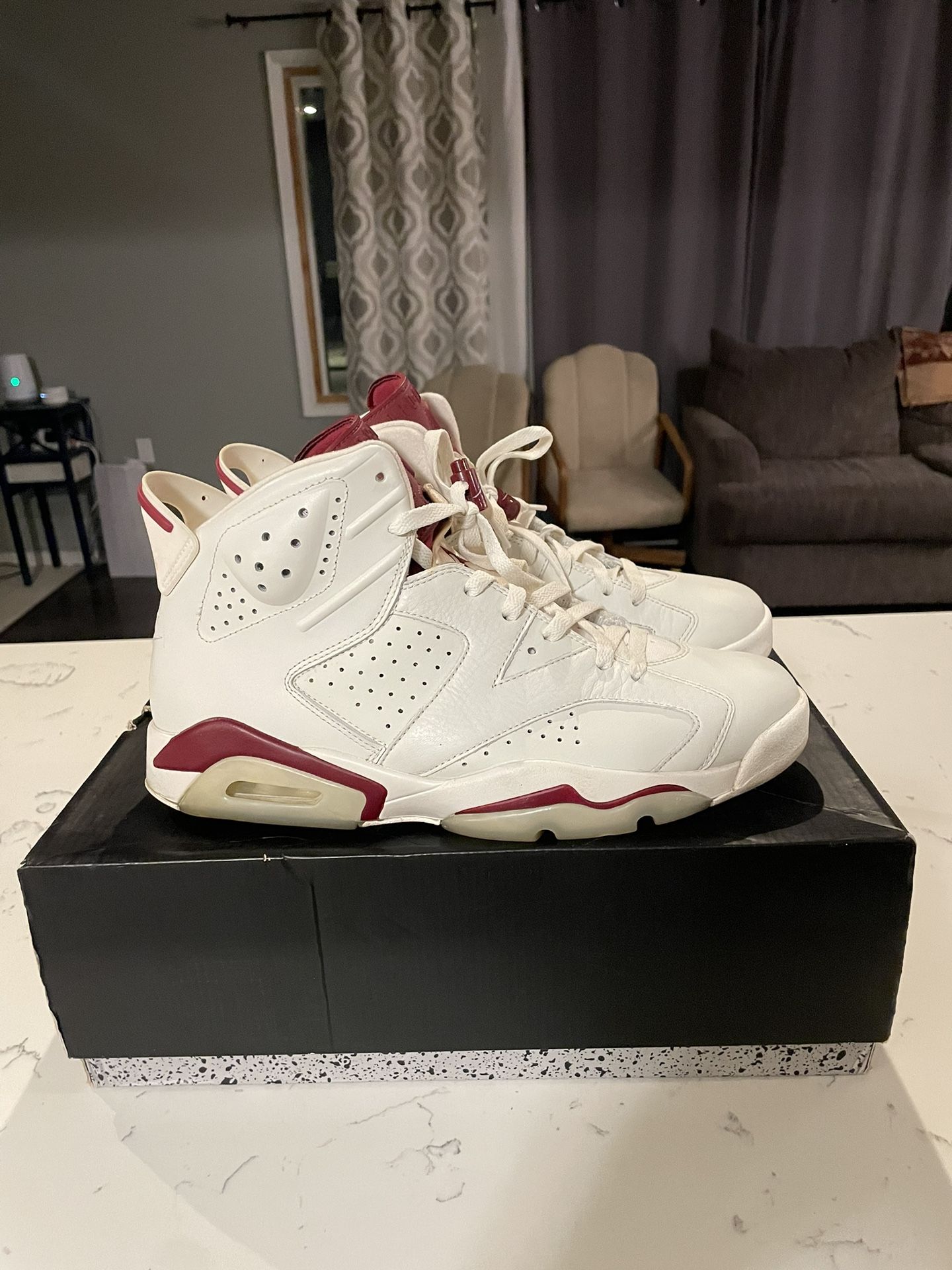 Jordan Retro 6 Maroon Size 11