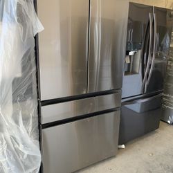 New Out Box Samsung BESPOKE 4-Door French Door Refrigerator 