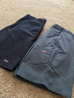 2 Dickies SZ 42 shorts