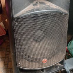 Harbinger VARI V2115 Powered Speaker