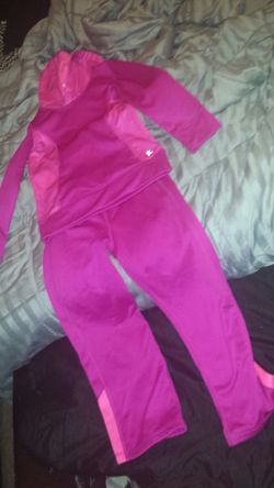 Girls Size 7/8 Sweatsuit Only Wore Once Still Like new
