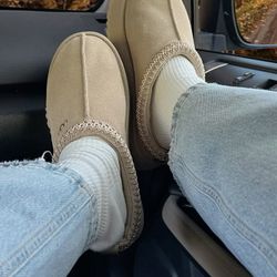 UGG TAZZ Platform Slippers Mustard Size 6