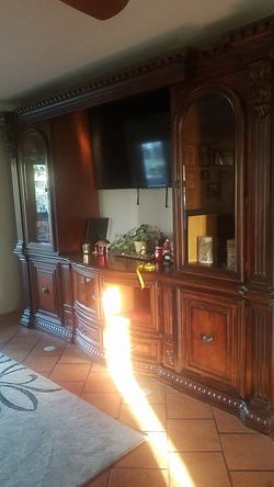 Entertainment center