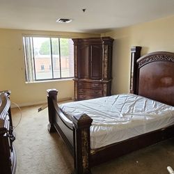 Master Bedroom Set – MUST GO This Week (Najarian, Excellent Condition) – Great Neck, NY”