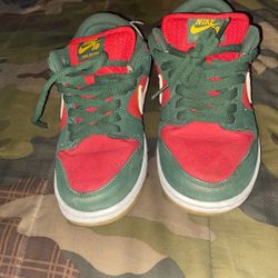 Nike SB Size 6.5 Red And Green And Gold 