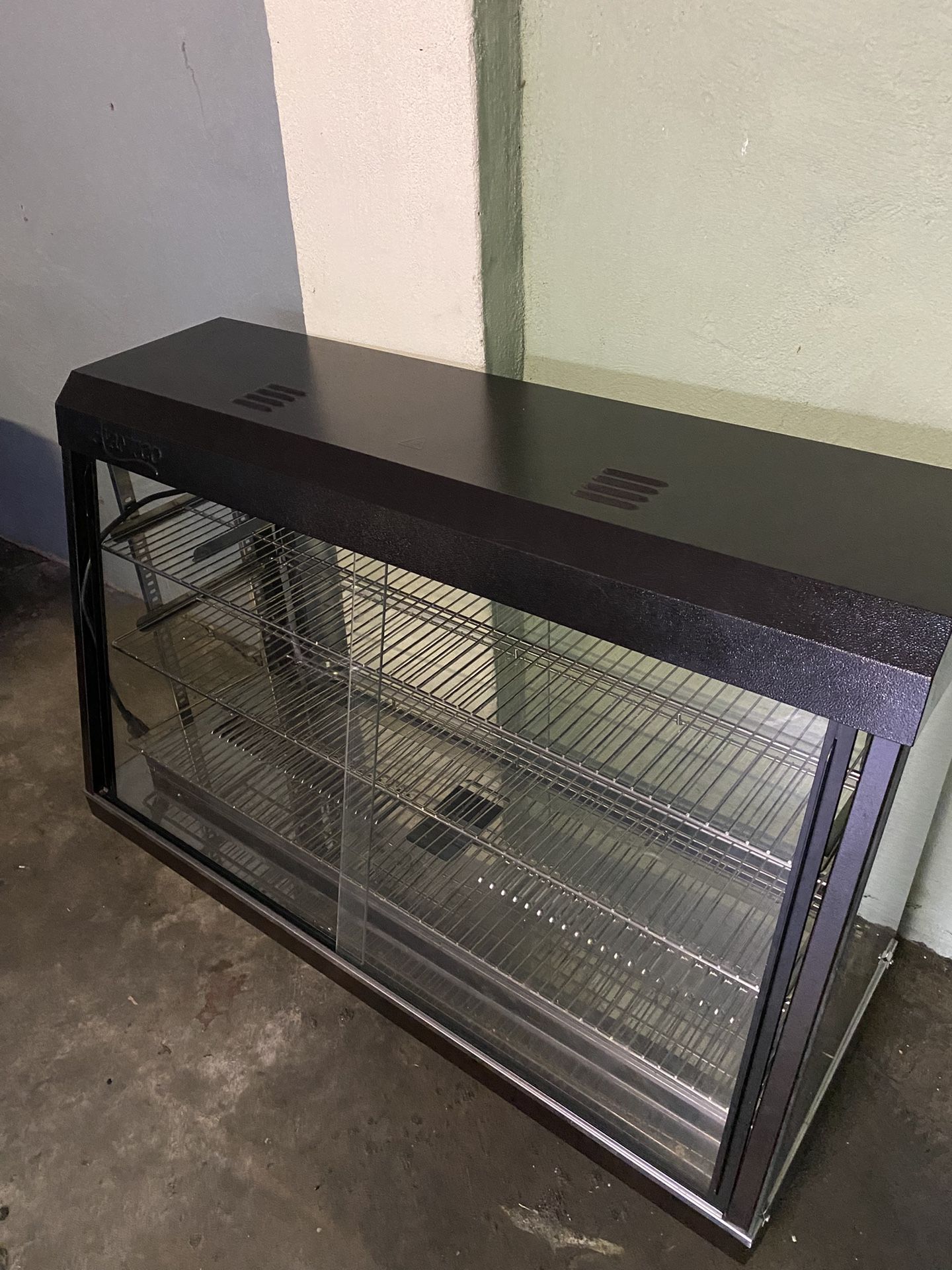 Countertop Heated Display Case with Sliding Doors