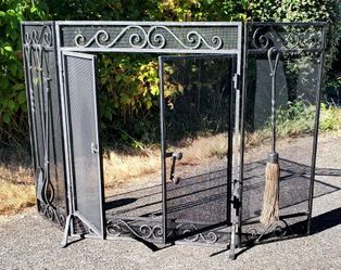 Decorative Fireplace Screen w/ 3 Tools