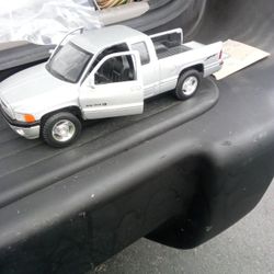 Die Cast 124 RatioDodge Ram 1500 