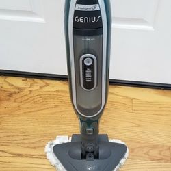 NEW cond  STEAMER FLOOR CLEANING SOLUTION SYSTEM. ,WORKS EXCELLENT  , IN THE BOX  