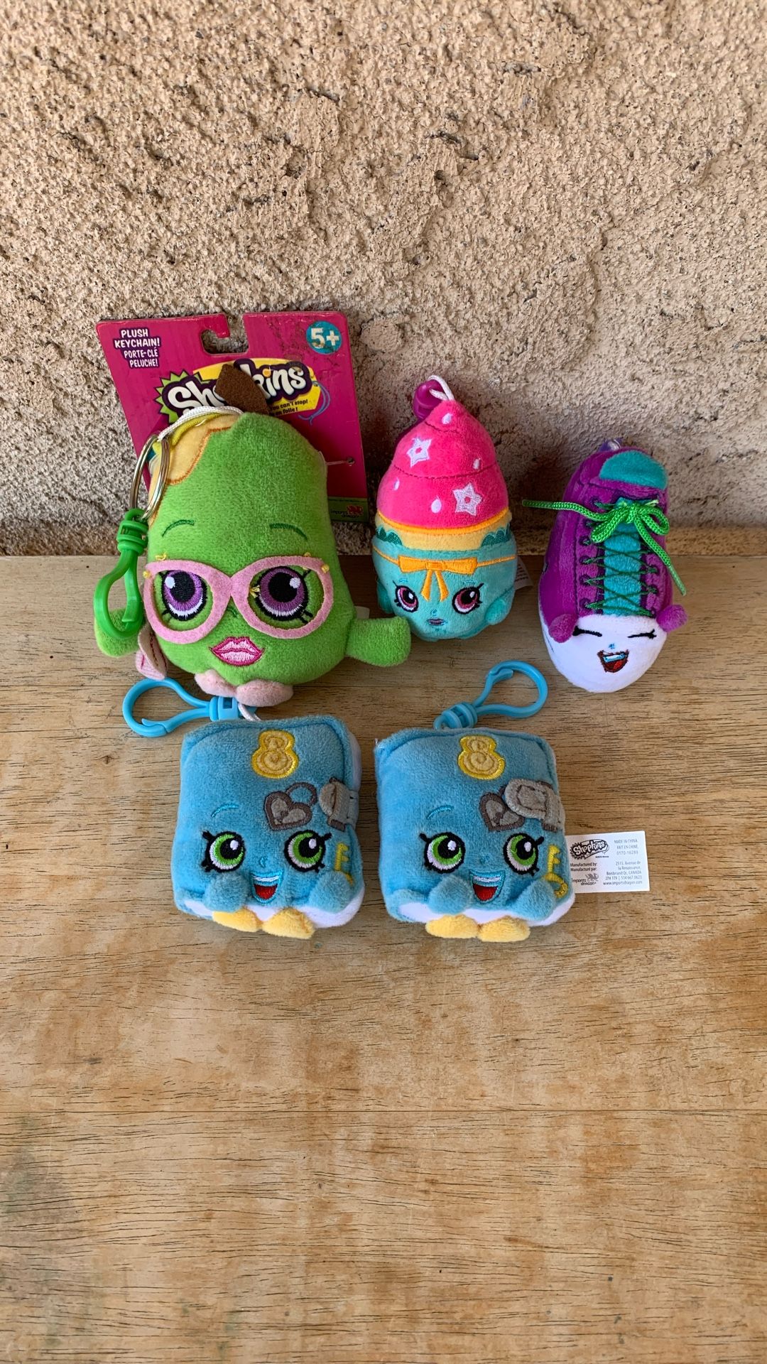 SHOPKINS PLUSH KEYCHAINS GREAT FOR YOUR BACKPACK BACK TO SCHOOL 