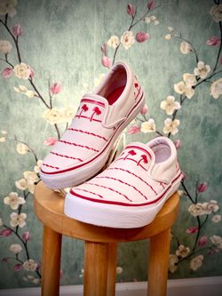 In-N-Out Burger Womens Slip On Shoes  Tree Size 8 men.  OBO!!!