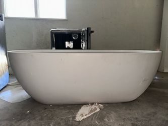 Bath Tub with stainless steel attachments