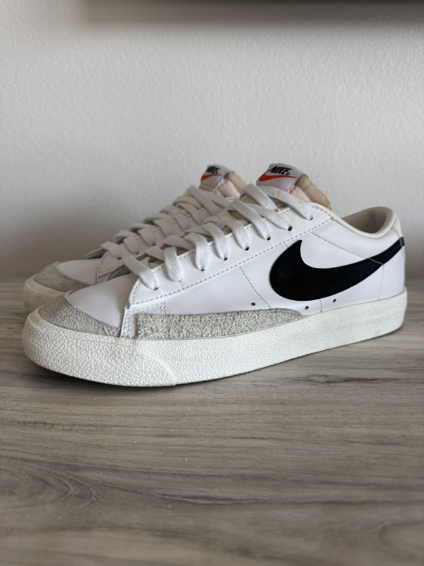 Nike Blazer Low White / Blk Size 10 Mens