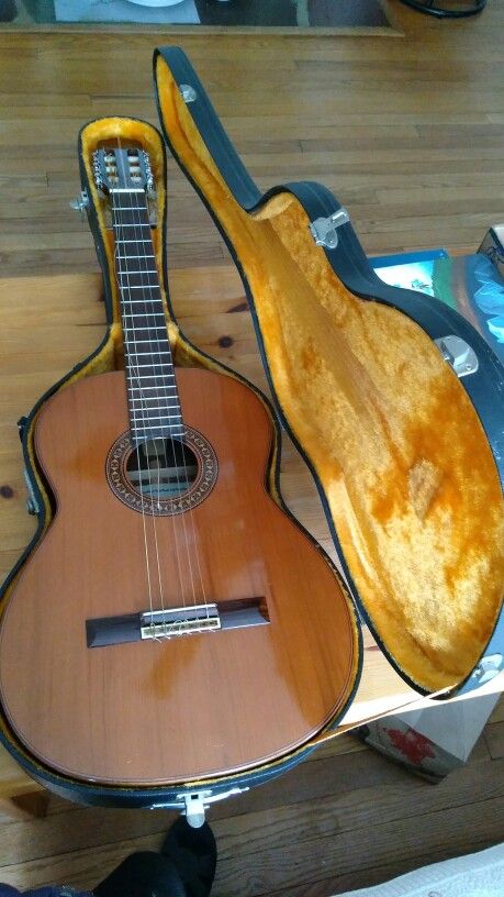 Alvarez Yairi Model 5016 Classical Guitar