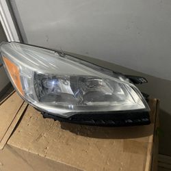 2013-2016 Ford Escape Right Headlight 