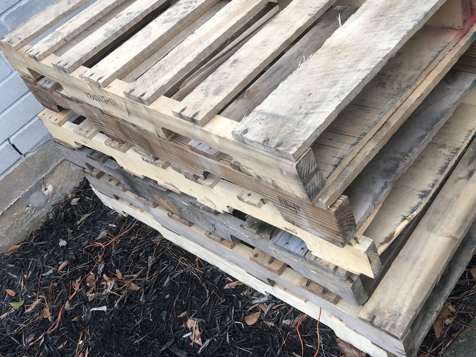 Free Pallets. Must Take All. FCFS 77373