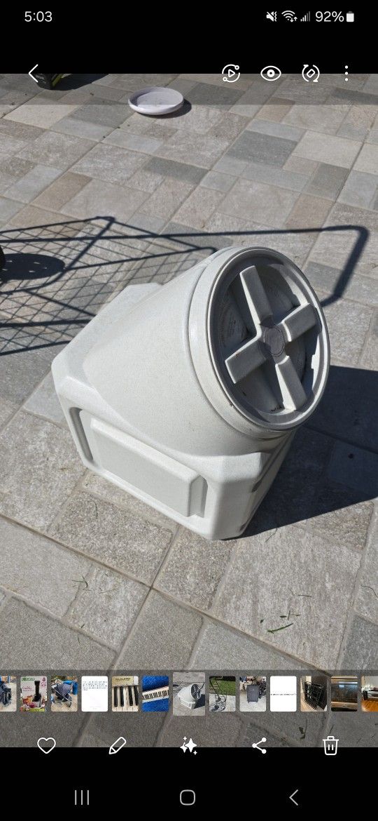 Stockable Dog Cat Dry Food Storage Container