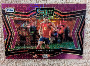 2024-25 Panini Select Fifa Field Level Lamine Yamal #221 Purple Mojo Prizm Spainc