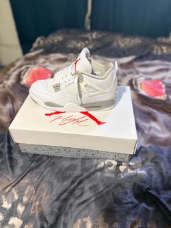 Air Jordan’s 4 retro white oreo