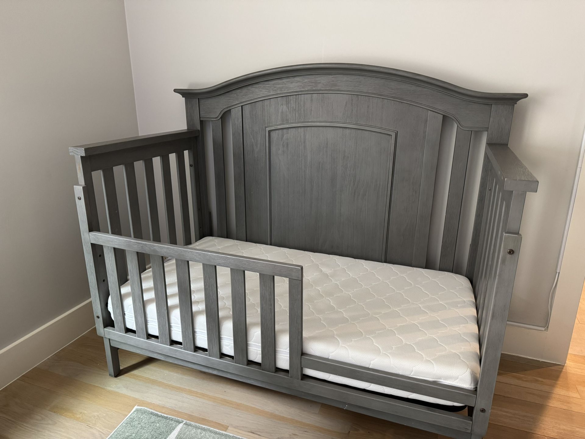 Oxford Crib / Toddlers Bed
