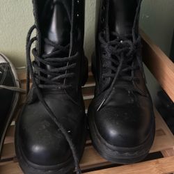 Women’s Size 7 - Dr. Martens Leather Boots
