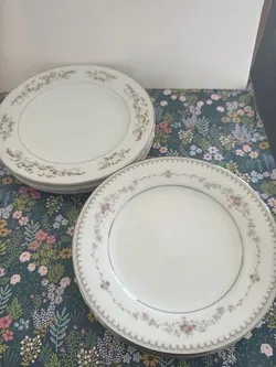 6 Mix & Match Vintage Cake Plates