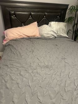 Queen bed