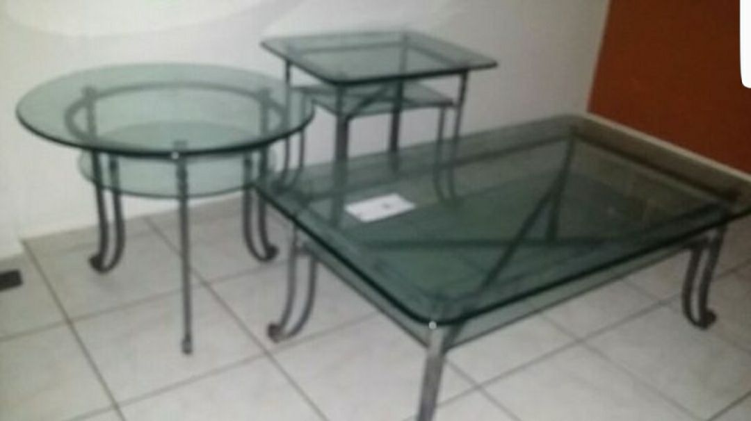 Kanes, Coffe table and two end tables.