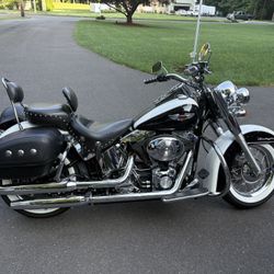 05 Harley Soft tail deluxe
