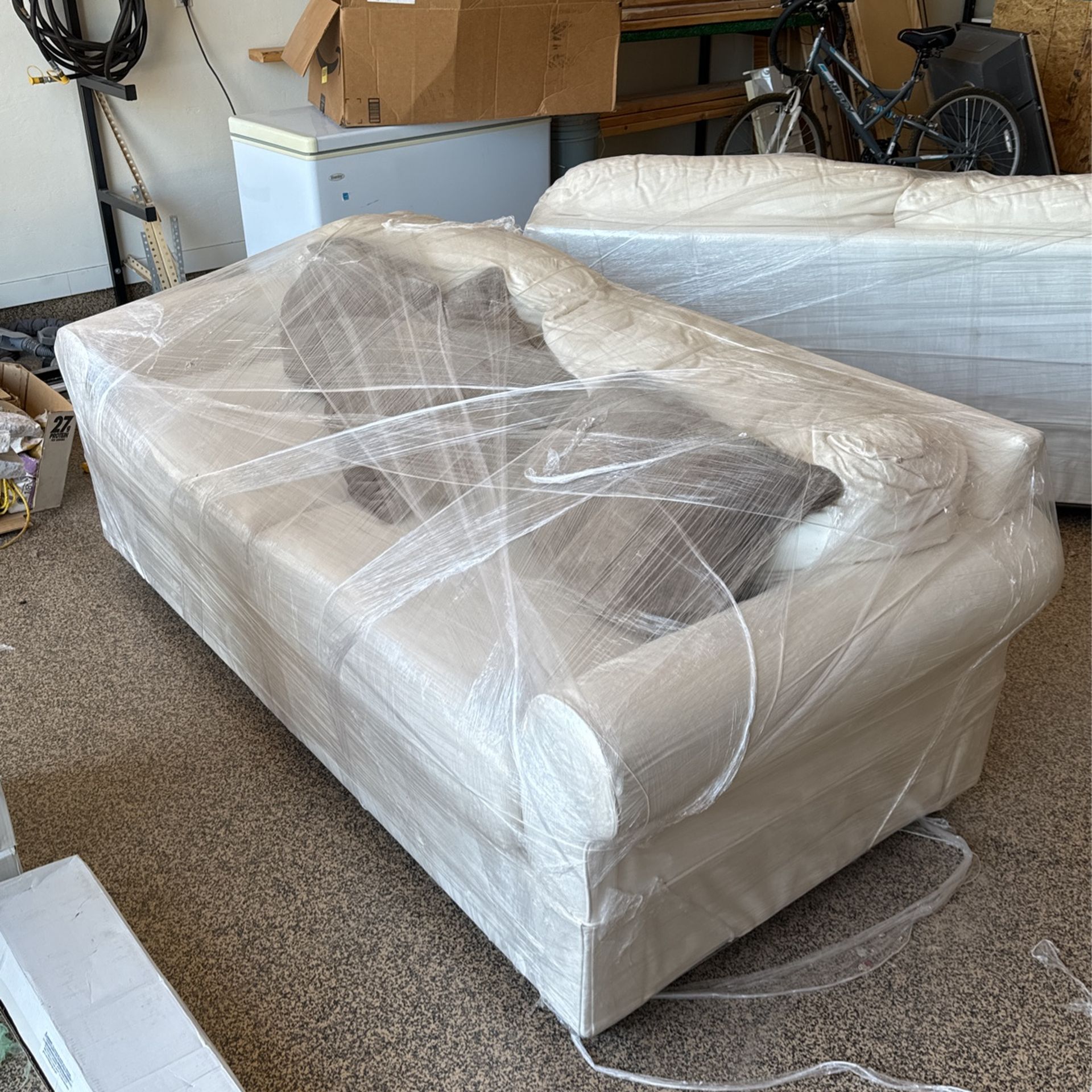 2 Matching White Couches for Sale in Scottsdale, AZ OfferUp