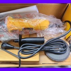 DEWALT SMALL ANGLE GRINDER 4-1/2  WITH ONE TOUCH GUARD 
