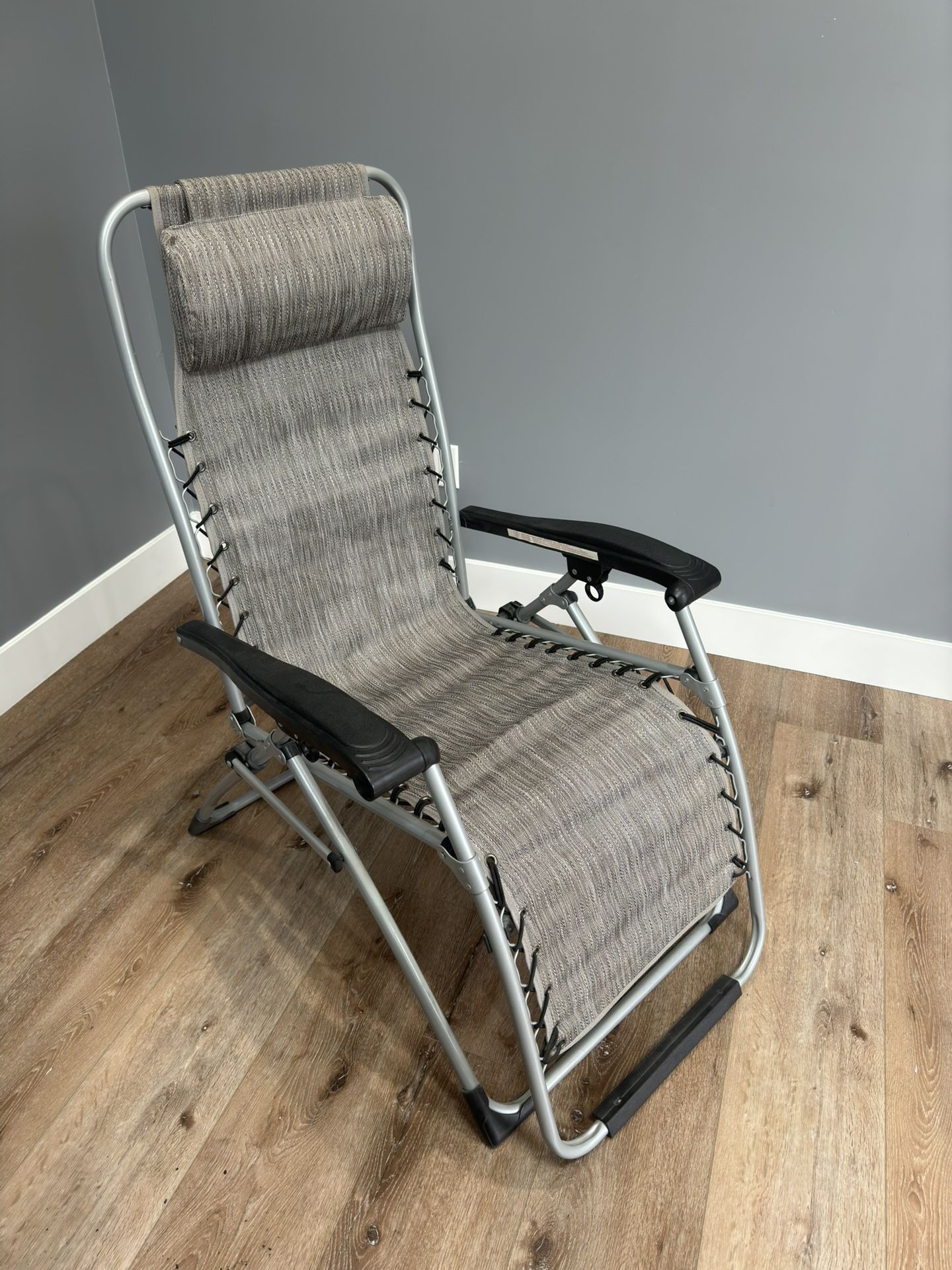 Zero Gravity Reclining Chair