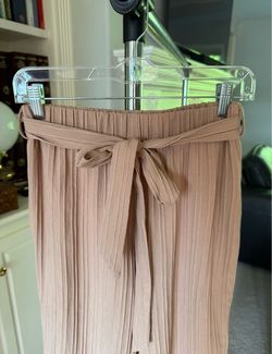 Tan Pleated Tie-Waist Wide Leg Pants M