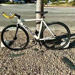 Throne Phantom bicycle