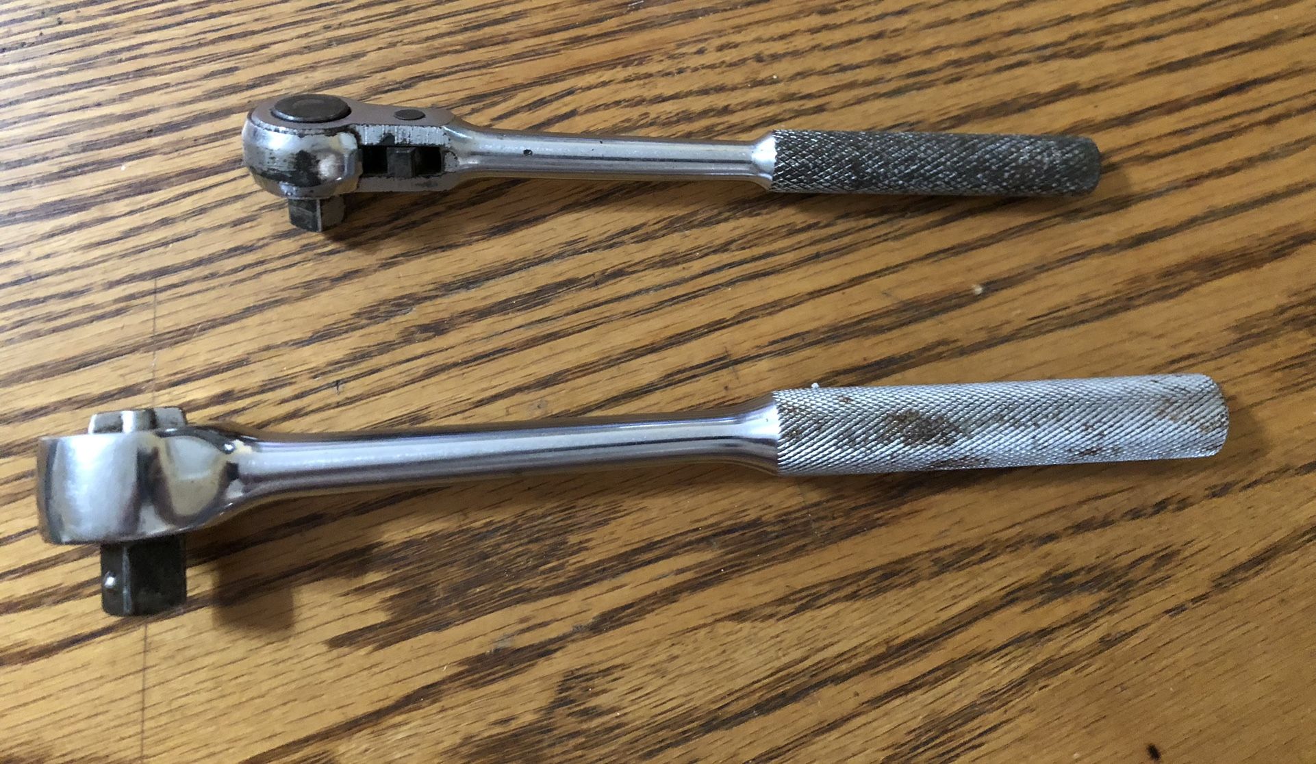 For sale, 2 Ratchet, they work, needs a bit of clean up. 