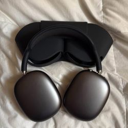 AirPod Maxes (New)