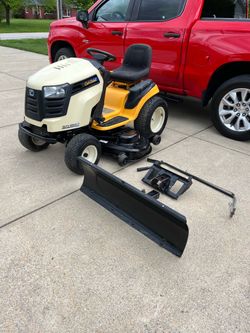 Cub Cadet SLT X1054 VT Riding Lawnmower/Tractor