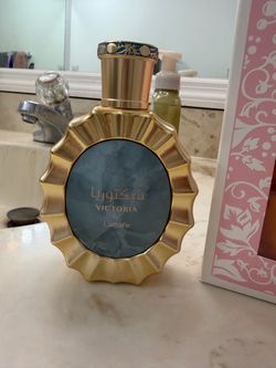 Lattafa Victoria Eau de Parfum