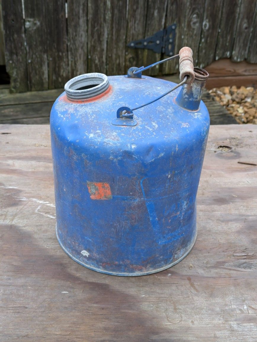 Old Metel Can 