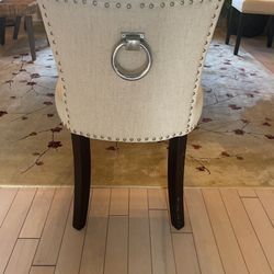 4 Beautiful Dining Chairs In Mint Condition  