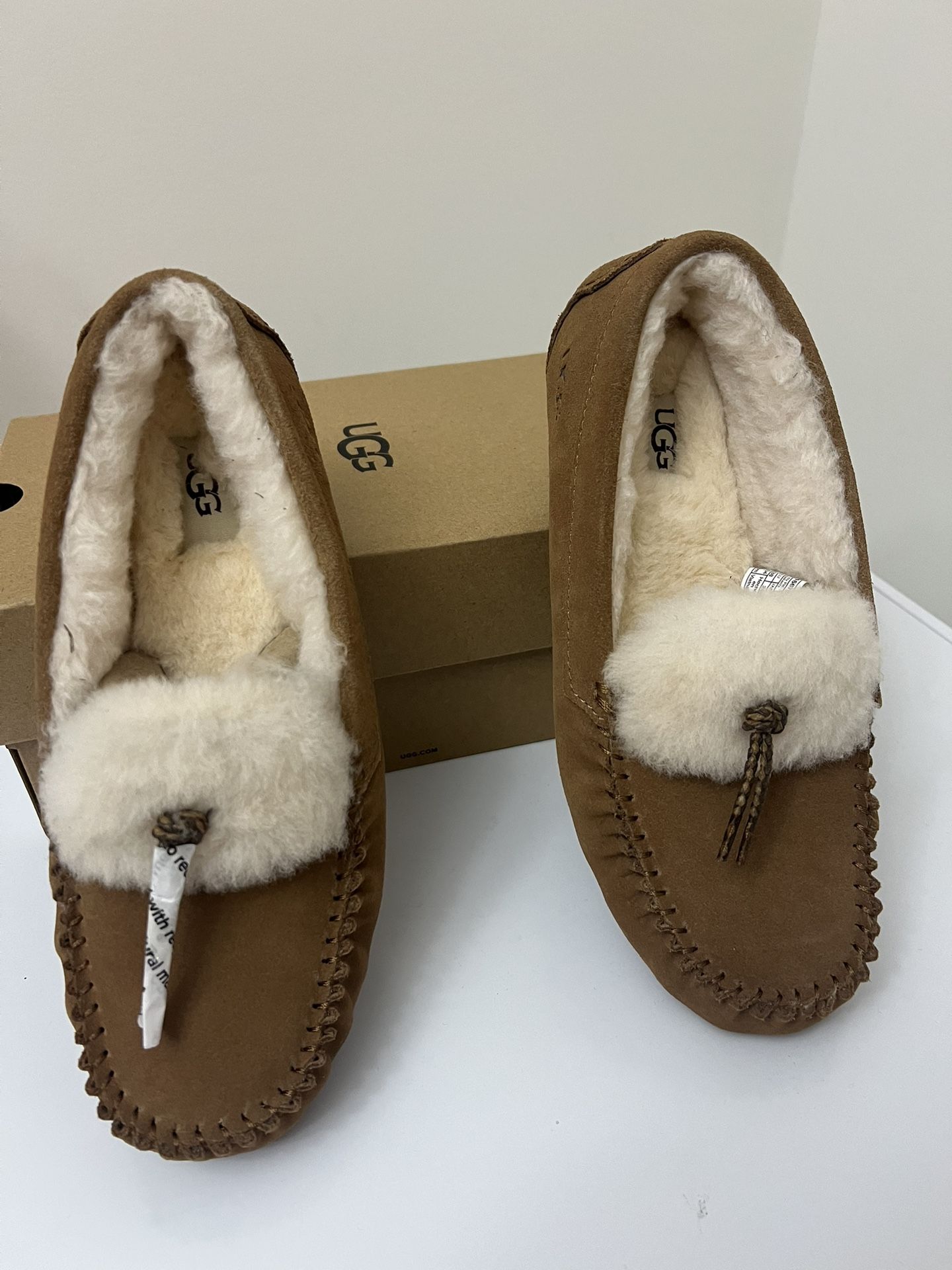 Women’s Ugg Dakota Bedroom slippers