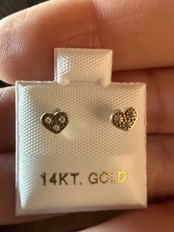 14K heart set earrings