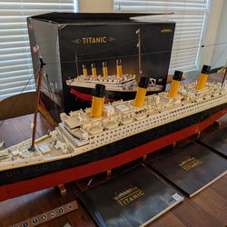LEGO Titanic Set # 10294 *built*