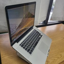 MACBOOK PRO 15 INCH CORE i7 WITH 16G MEMORY (SHOP17)

