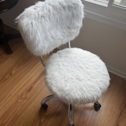 faux fur makeup chair