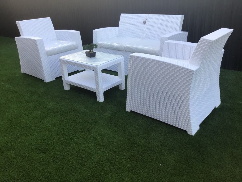 NEW IN BOX- 5 PIECE PATIO SET