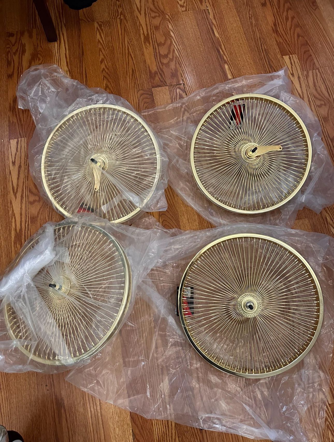144spokes GOLD RIMS SELLING AS A SET FREE LINERS OBO. 