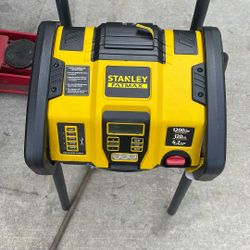STANLEY Fat Max Jump Starter